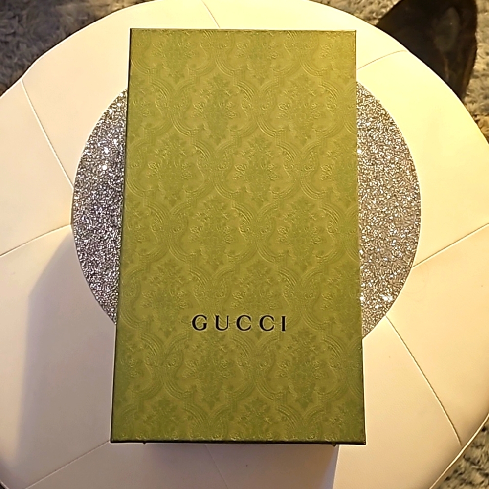 Empty Gucci shoe box (as is) notice dent in one corner see pic for all angles
